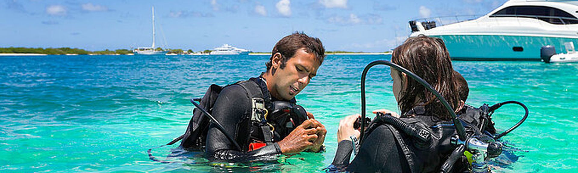 2 Taucher im Meer