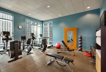 Hotel, Hilton Chicago/Magnificent Mile Suites