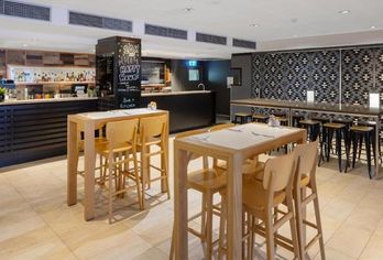 Oaks Perth Hotel