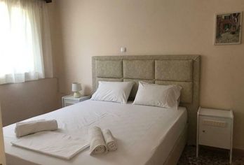 Hotel, Natalia Studios