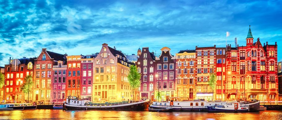 Ferienhaus Urlaub Niederlande Nachtansicht von Amsterdam