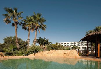 Hotel, Sentido Phenicia
