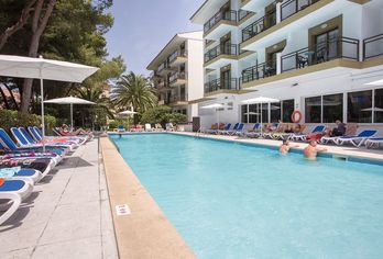 Hotel, Guya Wave Hotel