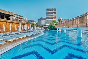 Hotel, Saturn Palace Resort