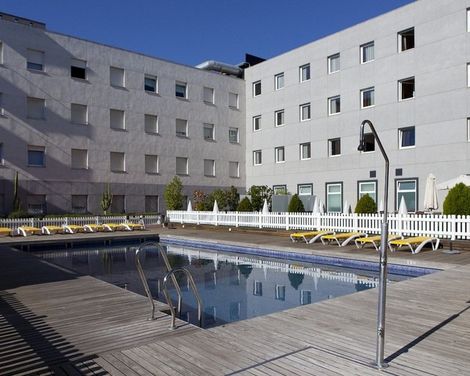 Apartamentos Vértice Sevilla Aljarafe-3