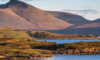 Blick auf Ben More mit seinem See und dem Berg.