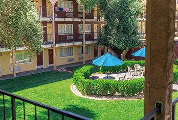 Hotel, Mardi Gras Hotel & Casino