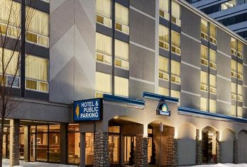 Days Inn by Wyndham Edmonton Downtown