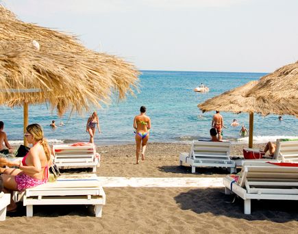 Perivolos Beach
