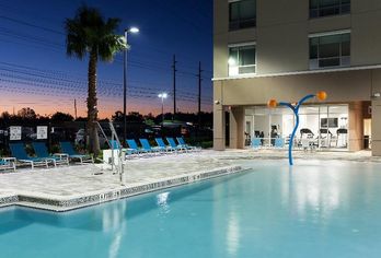 Hotel, Holiday Inn Express & Suites Orlando At Seaworld