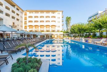 Hotel, Theartemis Palace