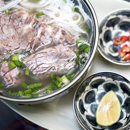 Pho-Bo-Nudelsuppe mit Rindfleisch