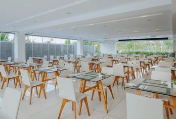 Hotel, Tasia Maris Seasons Hotel