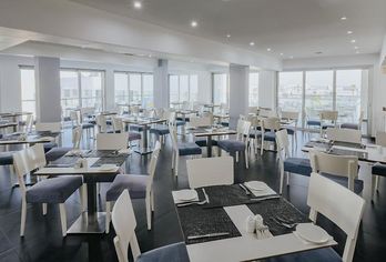 Hotel, Tasia Maris Oasis