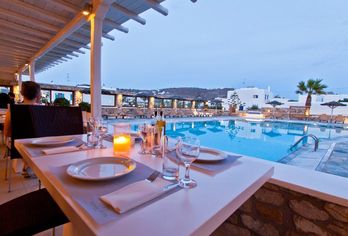 Hotel, Yiannaki