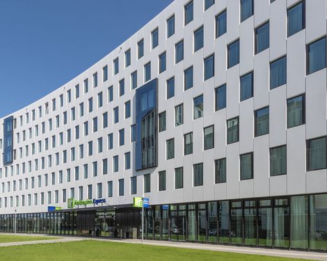 Holiday Inn Express Dusseldorf - Hauptbahnhof-0