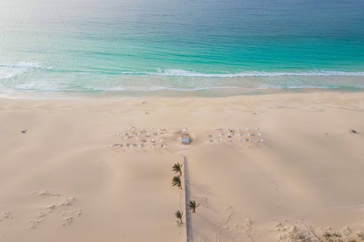 Strand mit Steg am morgen auf Boa Vista