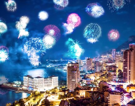 Feuerwerk über dem Mini-Staat Monaco
