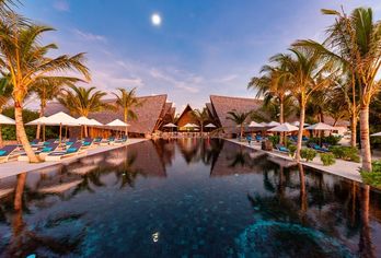 Hotel, Kuredhivaru Resort and Spa Maldives