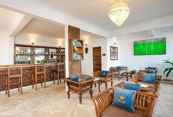 Hotel, Karibu Beach Resort