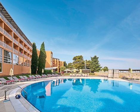 Hotel & Residence & Garden Suites Umag Plava Laguna-3