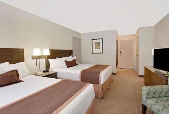 Hotel, Ramada by Wyndham Kamloops