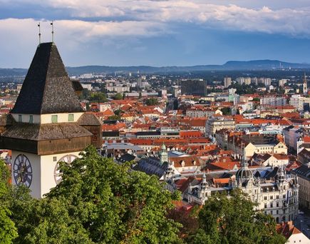Graz mit Uhrturm