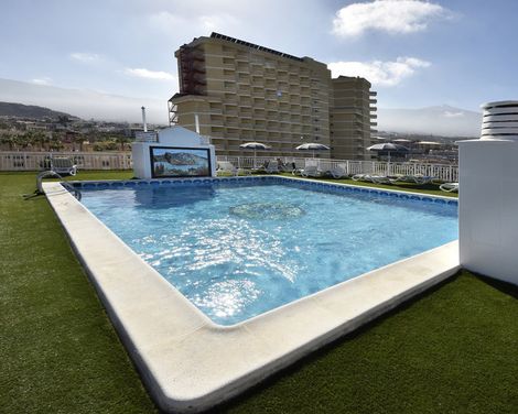 Skyview Hotel by LIVVO-0