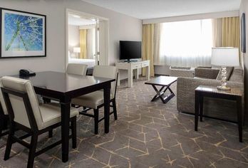 Hotel, Holiday Inn & Suites Marlborough