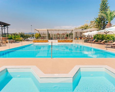 Apollo Resort Art-1