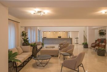 Hotel, Bohemian Gardens Hotel