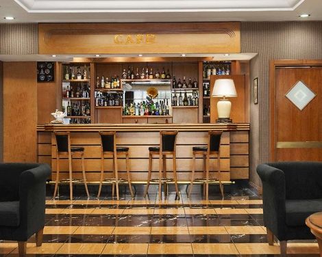 Ramada by Wyndham Naples-4