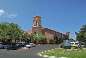 Hotel, Embassy Suites Lubbock