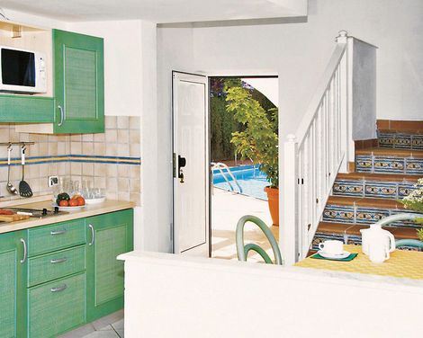 Aparthotel Esquinzo Y Monte del Mar-0