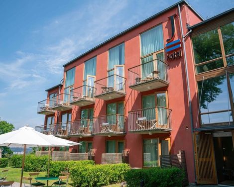 Hotel J-0