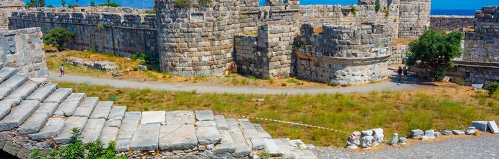 Blick aus der Vogelperspektive auf die Festung Neratzia. 
