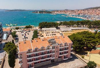 Hotel, Hotel Miramare