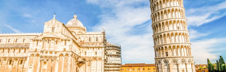 Der Schiefe Turm von Pisa und die Kathedrale.