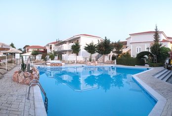 Hotel, Louros Beach