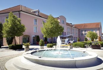 Hotel, Maximilian Grand Hotel