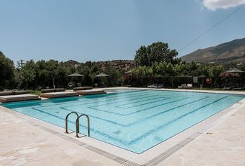 Hotel, Paralos The Maxine