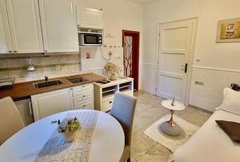 Hotel, Villa Vice
