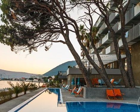 Carine Hotel Park-2