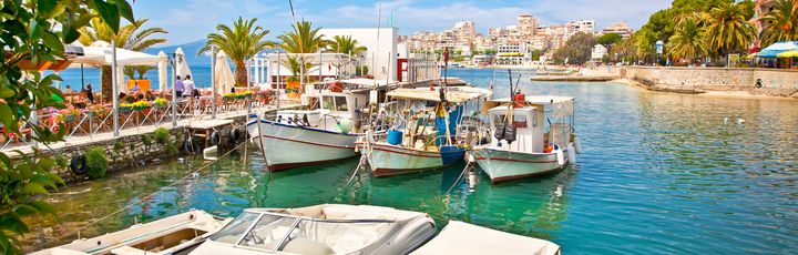 Boote im Hafen von Saranda
