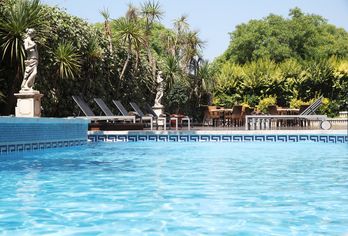 Hotel, Hotel Augusta Club