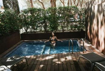 Hotel, Hotel NM Suites