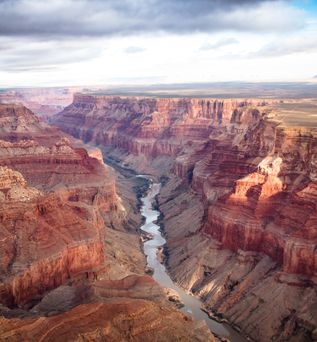 Blick über den Süd und Nord Part des Grand Canyon aus einem Helicopter