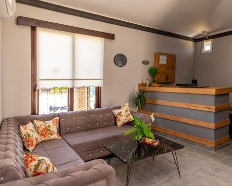 New Garden Luna Side Apart Hotel-4