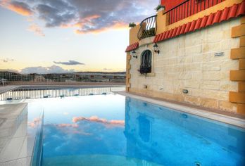 Hotel, Soreda Hotel
