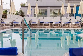 Hotel, Hotel Triton Beach